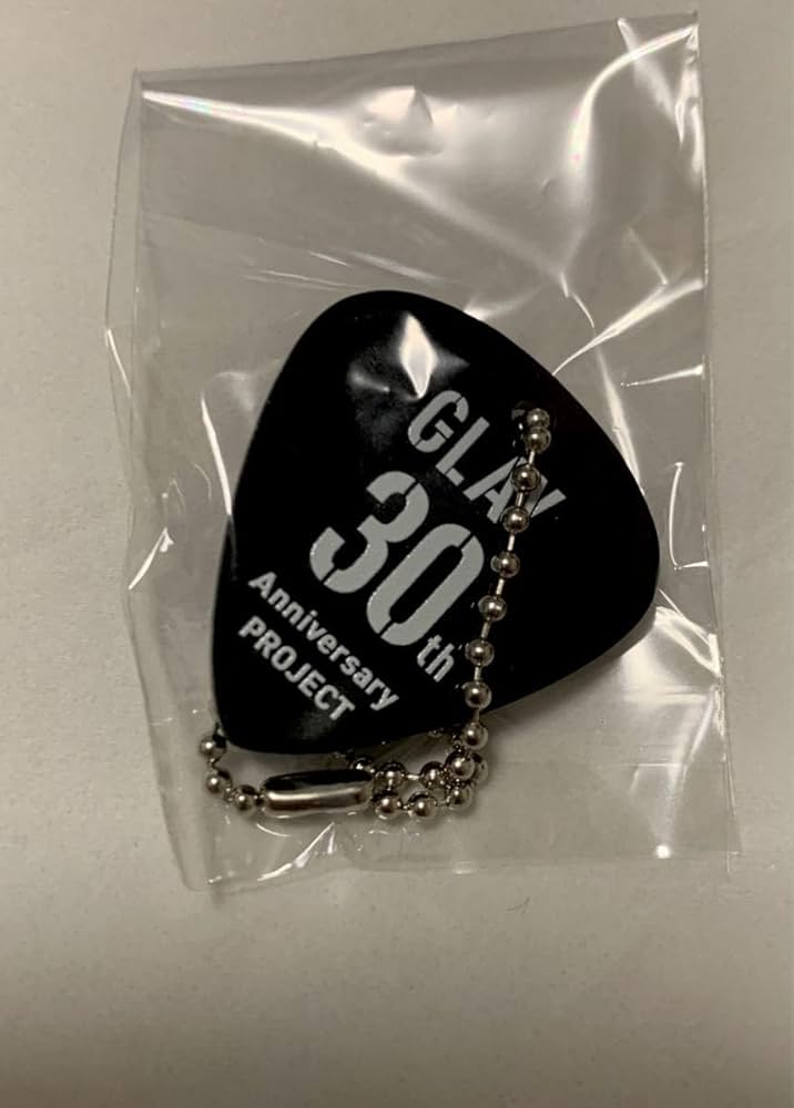 GLAY 30th amex アルバムジャケットキーホルダー 新品未開封 GLAY 30th amex アルバムジャケットキーホルダー 新品未開封 2025年